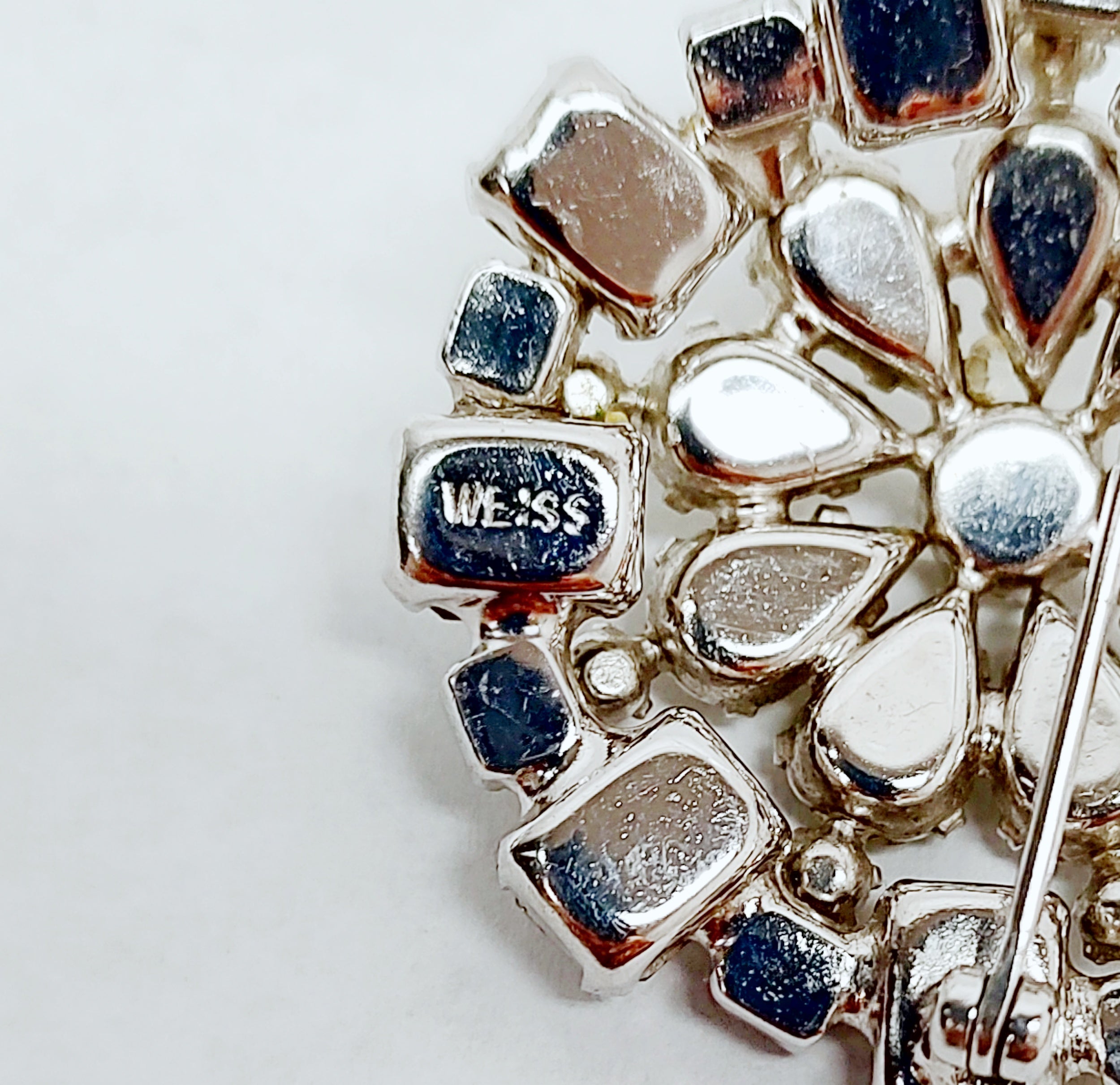 Weiss hot sale rhinestone brooch