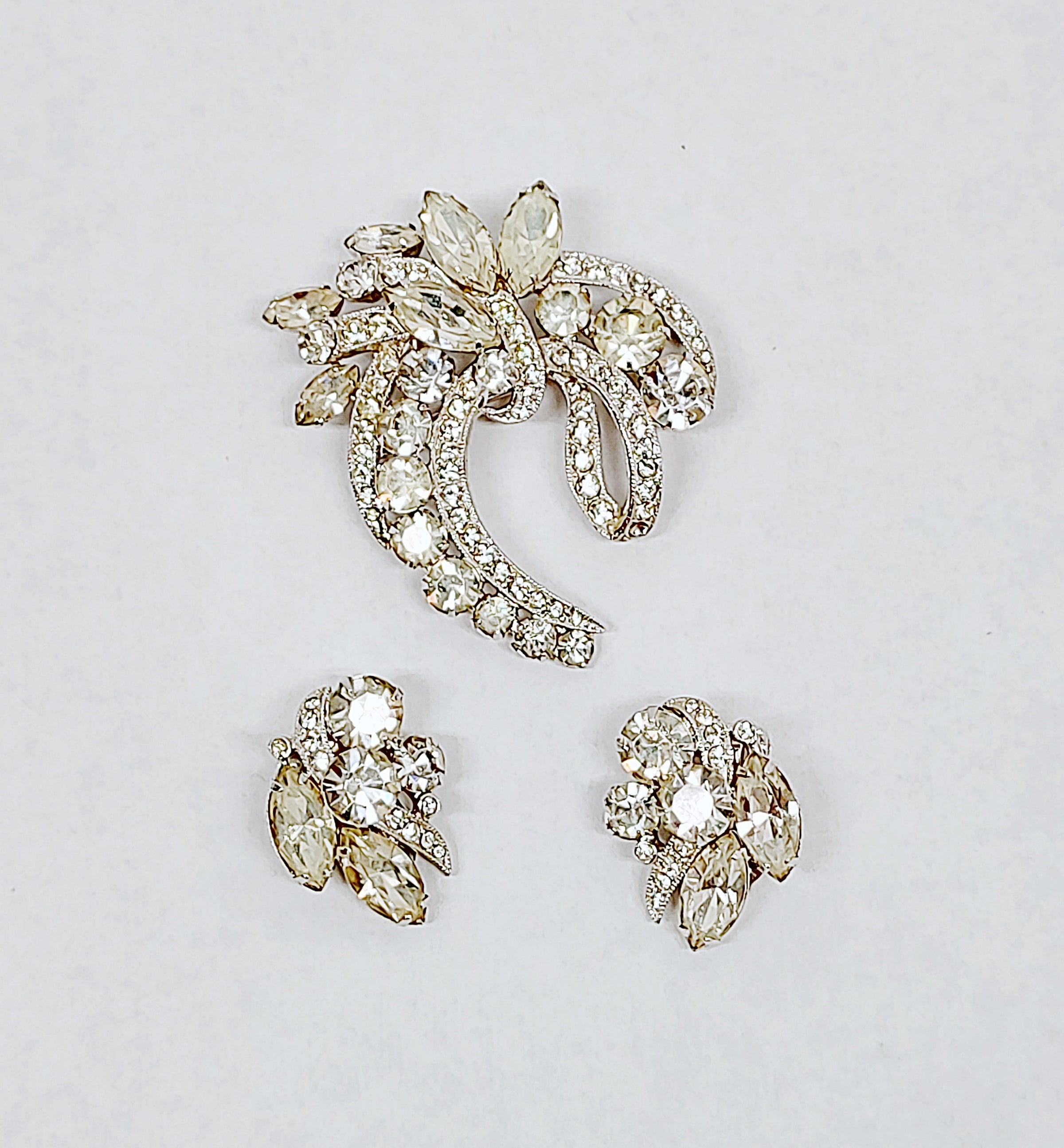Buy the VNTG Icy Green Clear Earrings Brooch