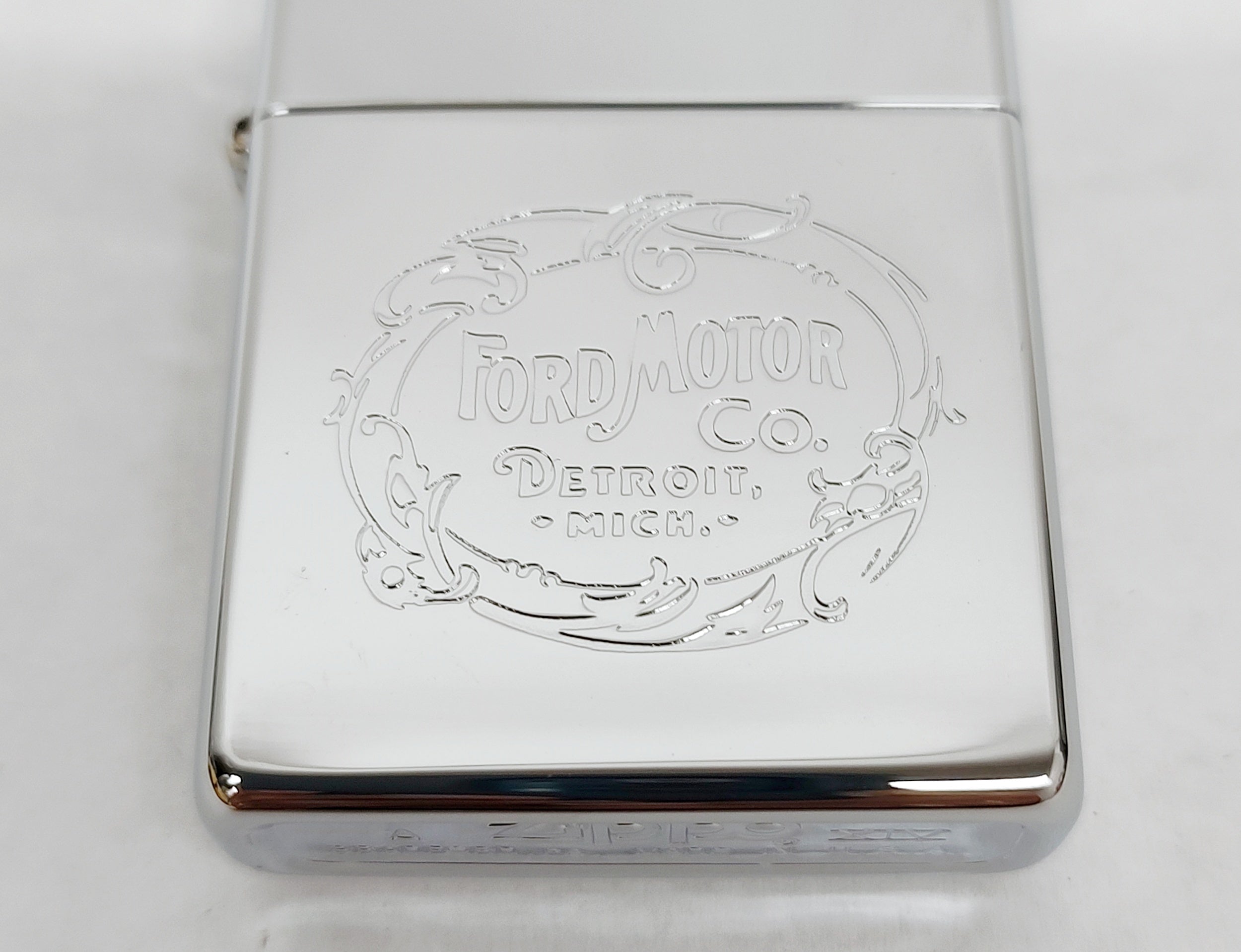 New 1998 XIV Ford Motor Co. Detroit Michigan 1903 Heritage Logo Engraved  Zippo Lighter