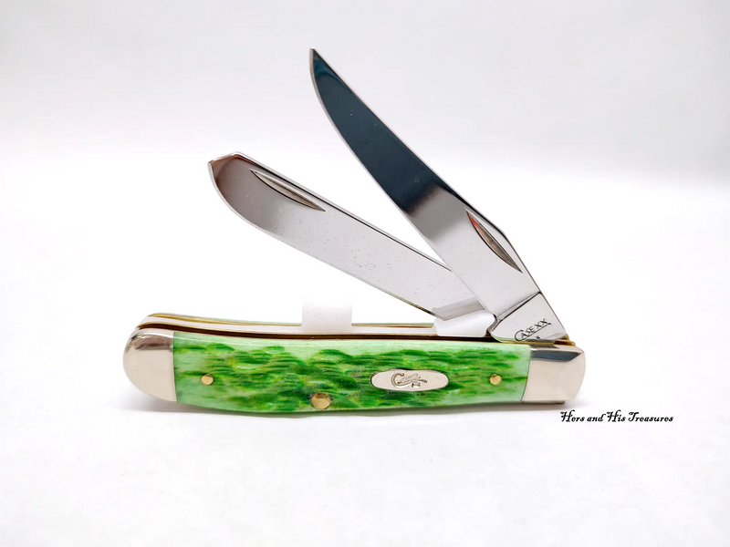 New 2009 Case XX 6207 Happy Holidays Green Bone Pocket Knife - Hers and His Treasures