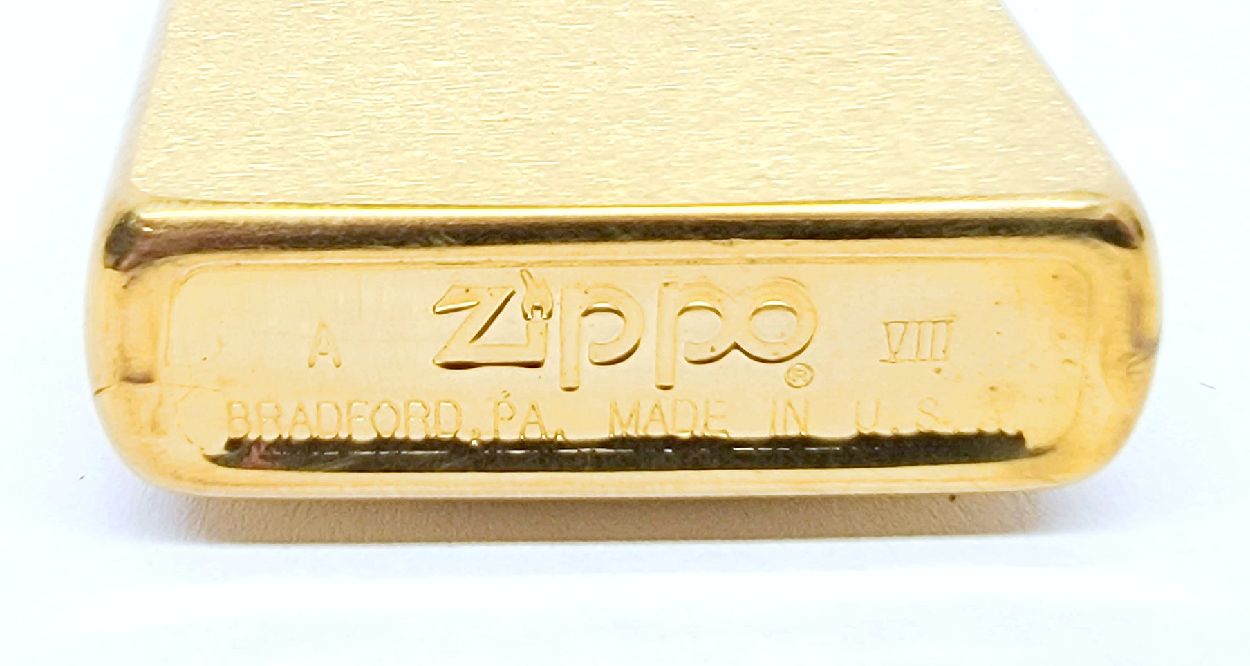 New VIII 1992 Marlboro Star Longhorn Steer Brass Zippo Lighter in Box