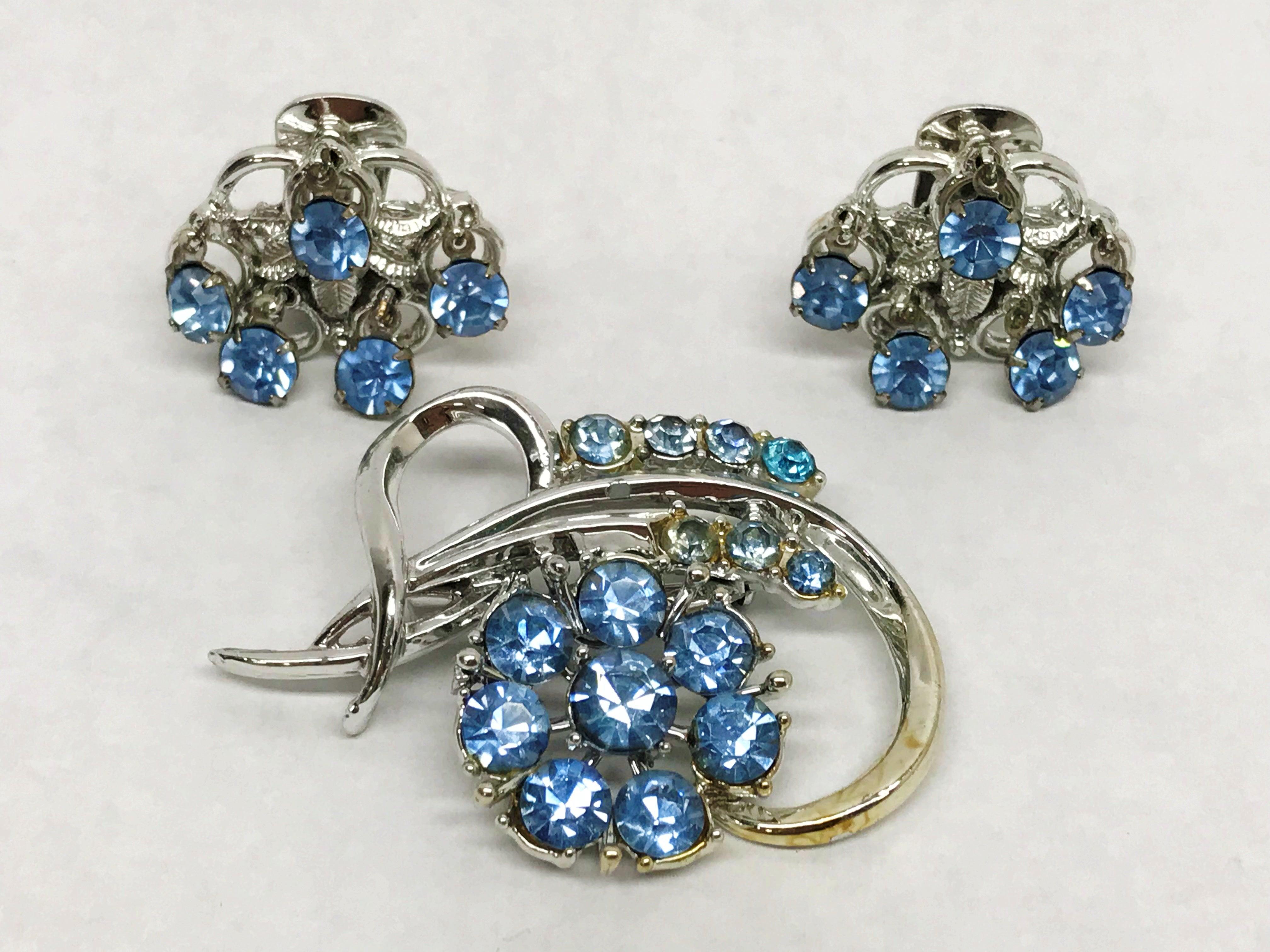 Vintage silver tone blue rhinestones set of brooch and clip on earrings deals