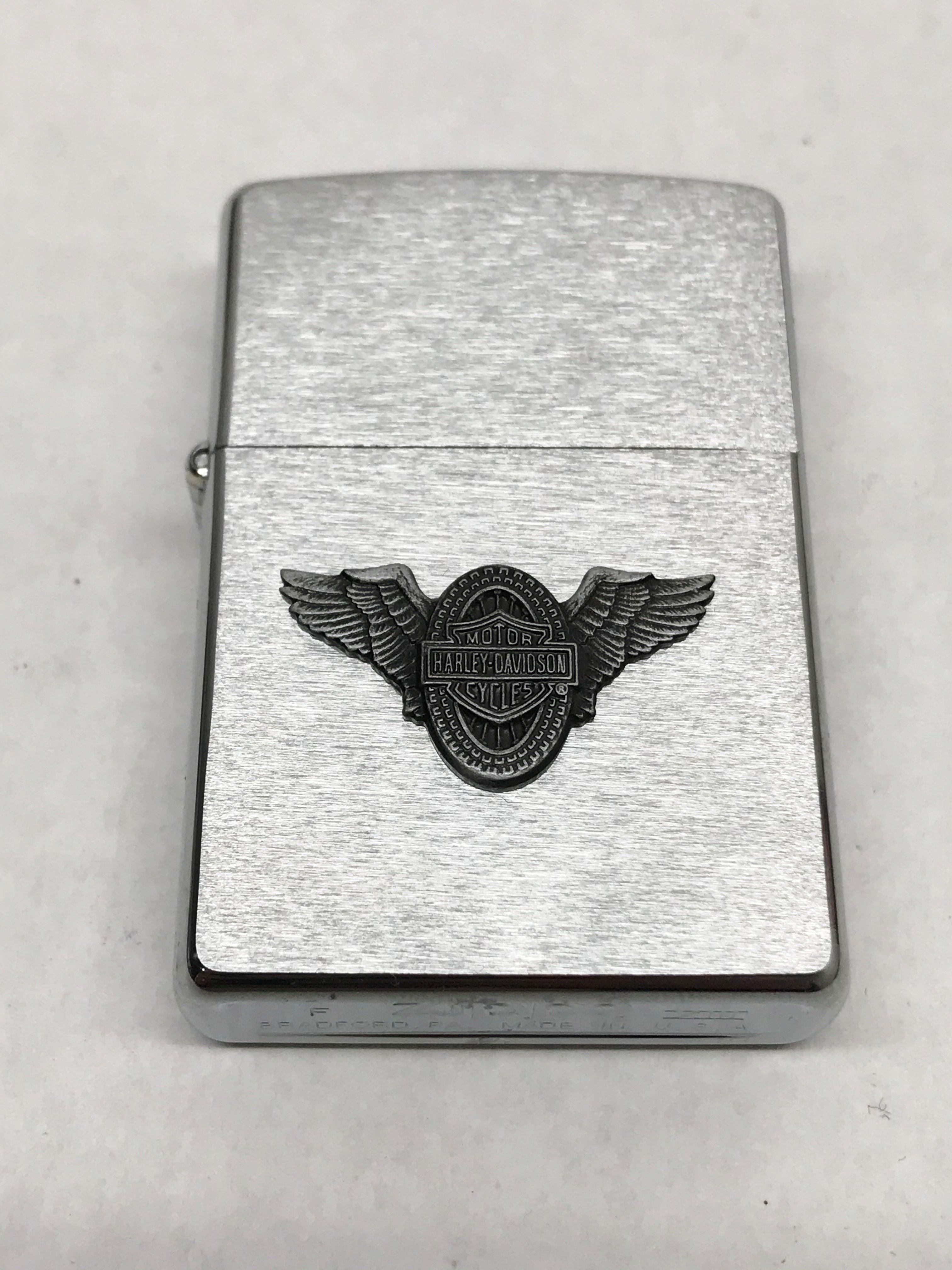 New 1997 XIII Harley Davidson Oval Wing Zippo Lighter And Keychain Set